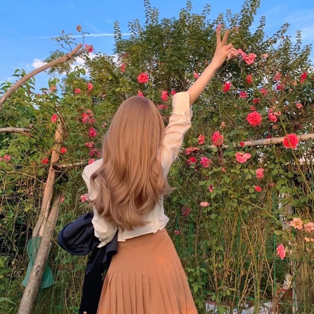 十八岁少女横扫直播大赛